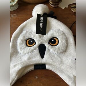 Harry Potter Hedwig Owl Figural Pom Pom Tassel Beanie NEW Kids